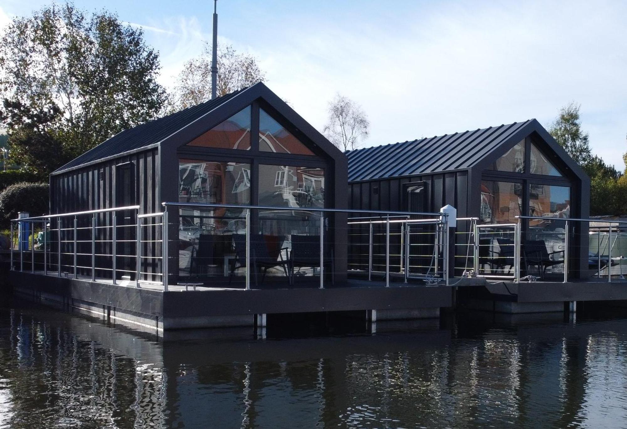 Lincoln Floating Holidays ภายนอก รูปภาพ
